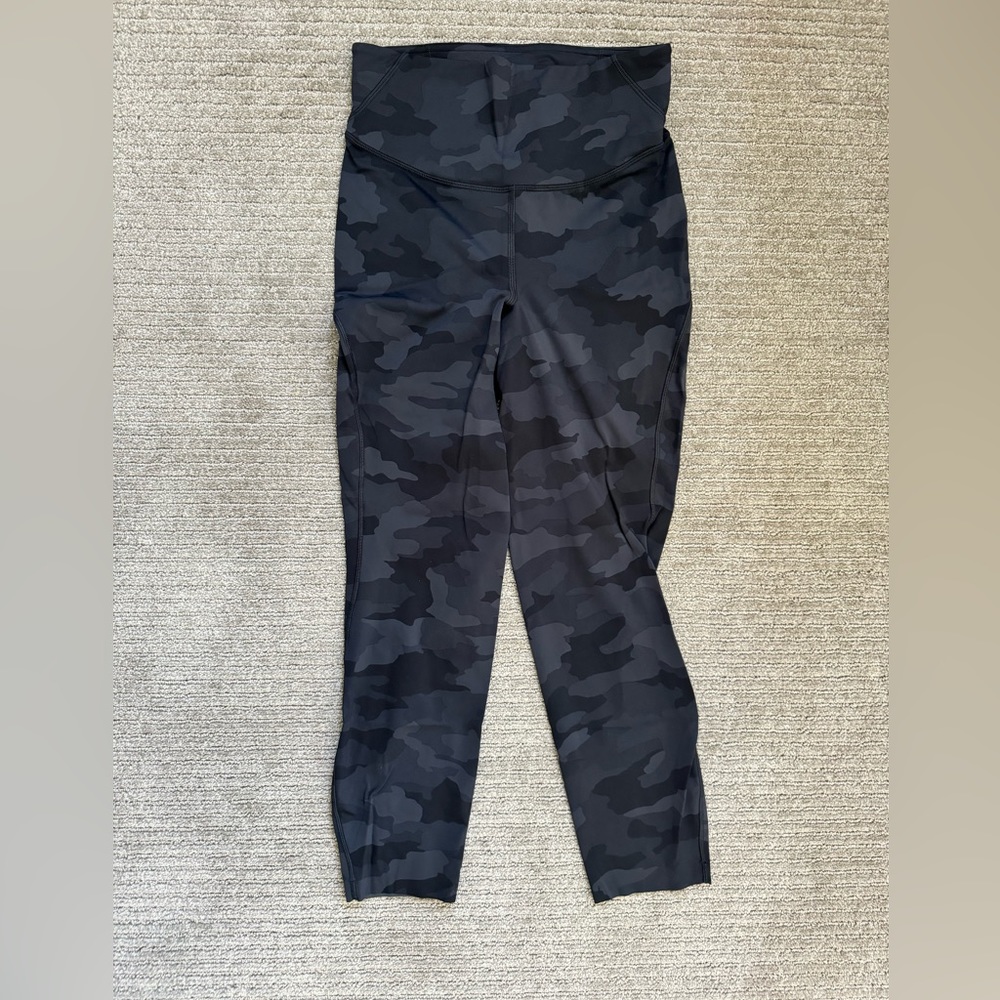 LULULEMON | Base Pace | camo | size 6 | 25”